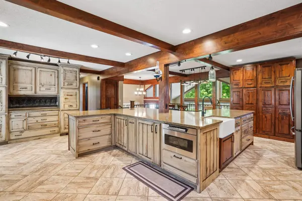 2317 S Frederick AVE, Oelwein, IA 50662