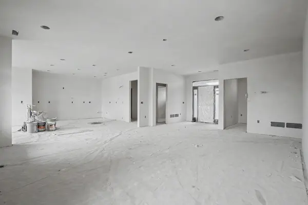 598 Lake Shore Dr., Dyersville, IA 52040