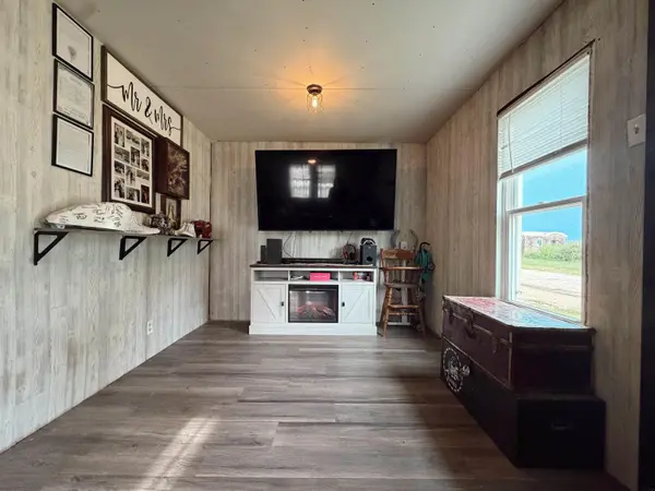 1264 Pleasant DR, Waukon, IA 52172