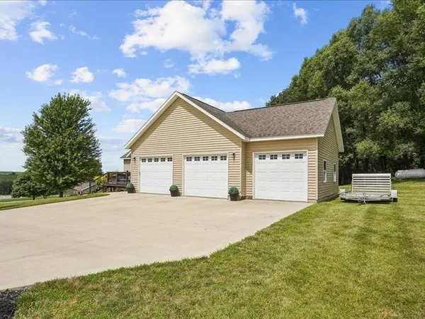 1754 Peppy Place RD, Decorah, IA 52101