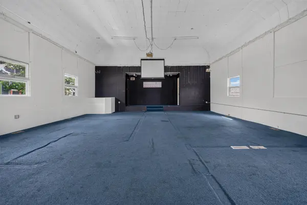 701 W 5th ST, Waterloo, IA 50702