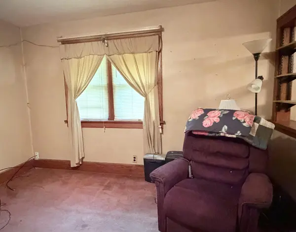 79 E Parker ST, Waterloo, IA 50703