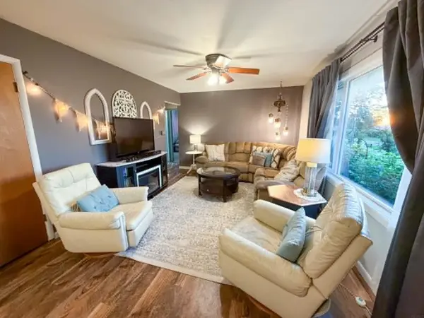 417 W 6th AVE, Cresco, IA 52136
