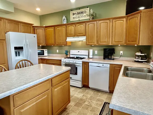 2493 River RD, Decorah, IA 52101