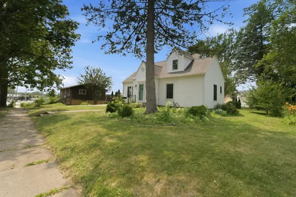 1715 Schreiber ST, Cedar Falls, IA 50613