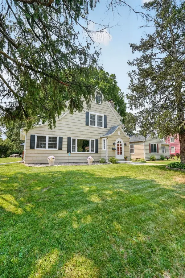 1015 Steely ST, Waterloo, IA 50703