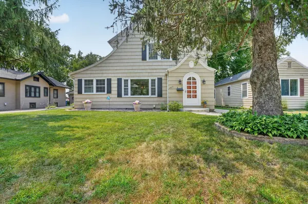 1015 Steely ST, Waterloo, IA 50703