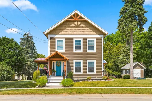 106 E Main ST, Waukon, IA 52172