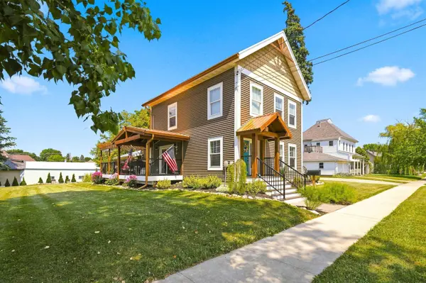 106 E Main ST, Waukon, IA 52172