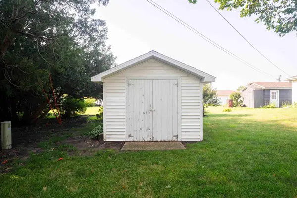 414 4th ST, Dike, IA 50624