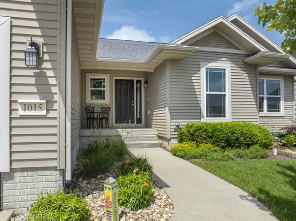 1015 Rocky Ridge RD, Cedar Falls, IA 50613