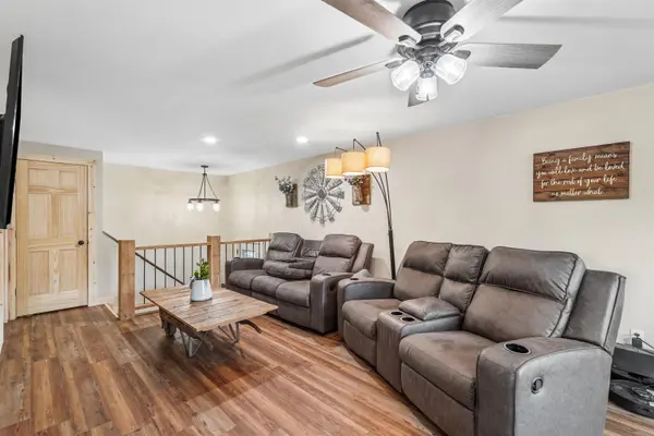 811 Crestview DR, Webster City, IA 50595