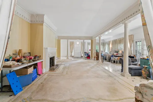 514 Columbia CIR, Waterloo, IA 50701