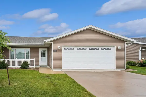 803 SW Spruce Drive #8, Independence, IA 50644