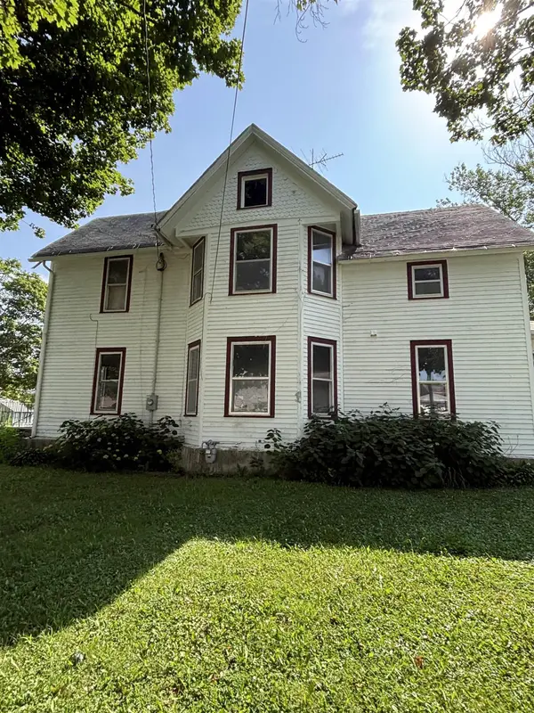 300 E State ST, Fayette, IA 52142