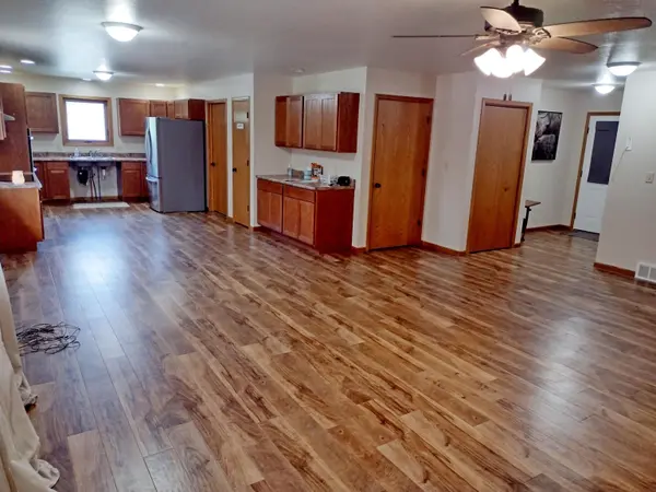 615 N Albion ST, Stacyville, IA 50476