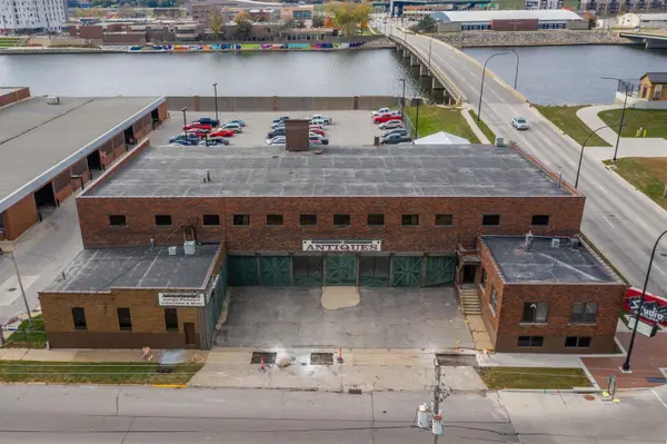 200-212 Sycamore ST, Waterloo, IA 50703