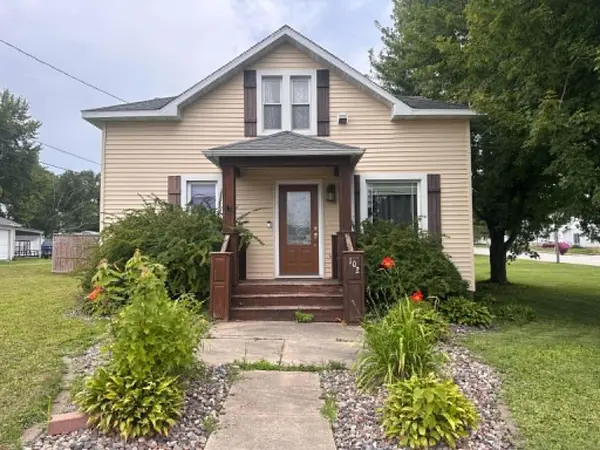 102 N Charles ST, Calmar, IA 52132