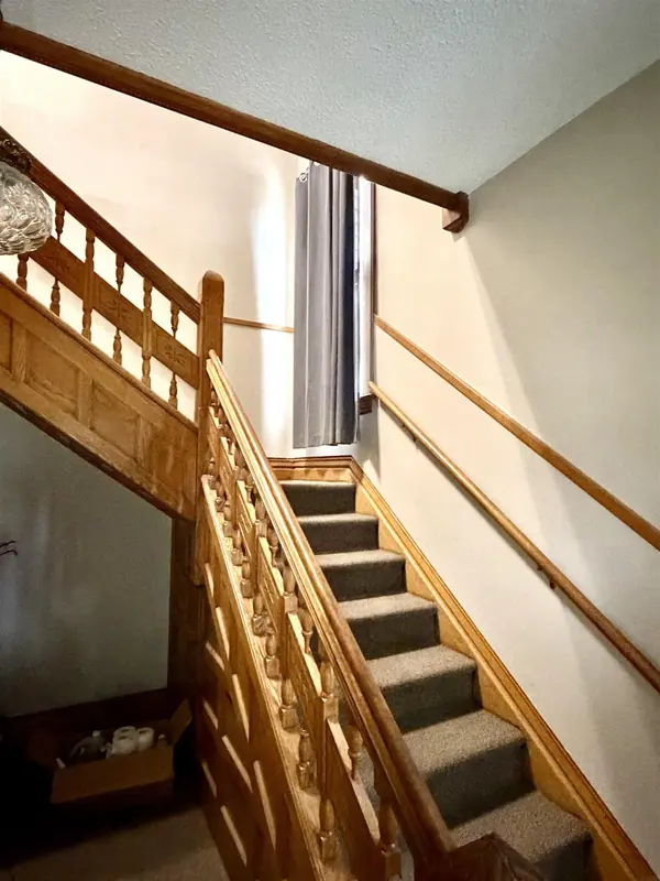 302 Allamakee ST, Waukon, IA 52172