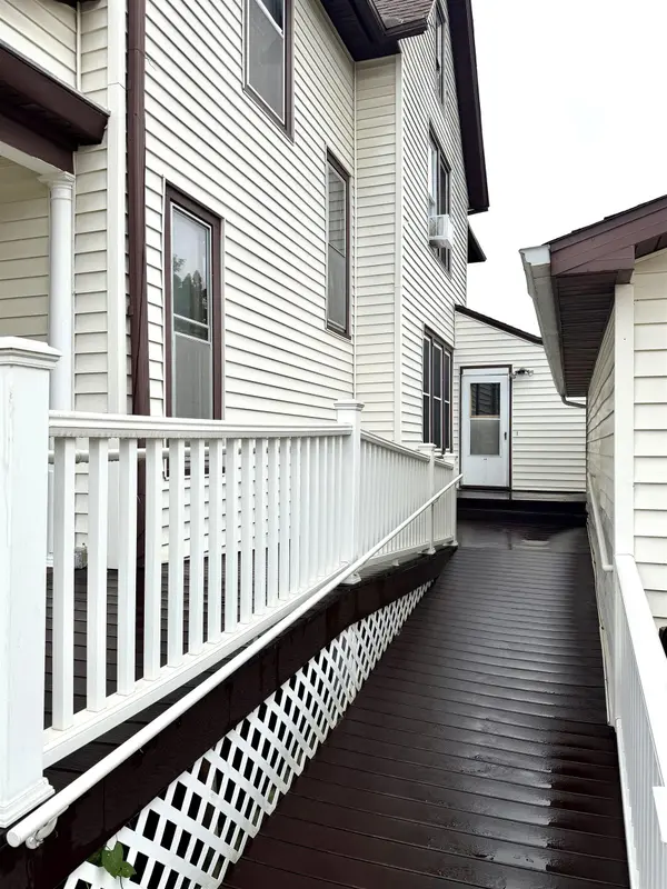 302 Allamakee ST, Waukon, IA 52172
