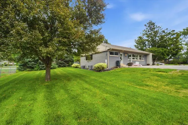 3411 Midway DR, Cedar Falls, IA 50613