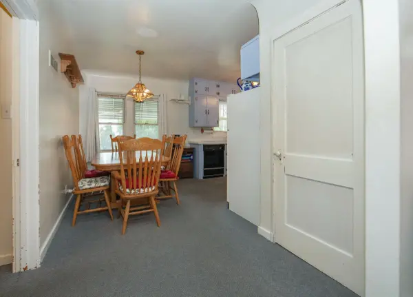 1520 W 7Th ST, Waterloo, IA 50702