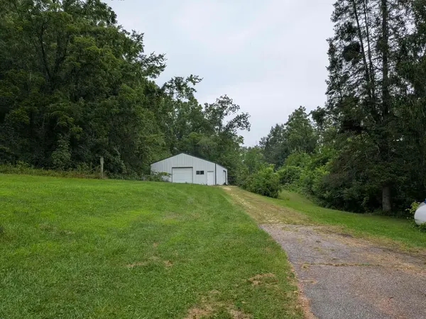 461 Valley RD, Lansing, IA 52151