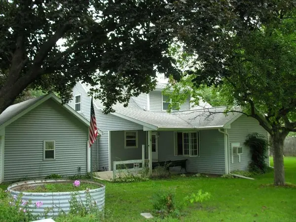 4 Maple LN, Osage, IA 50461