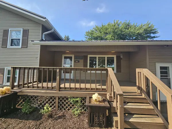 903 11th ST, Charles City, IA 50616