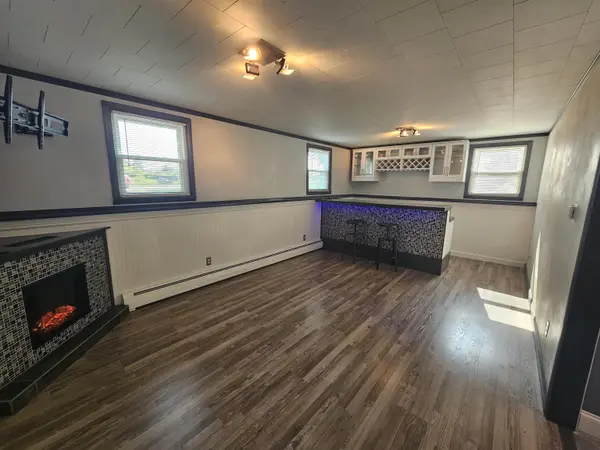 903 11th ST, Charles City, IA 50616