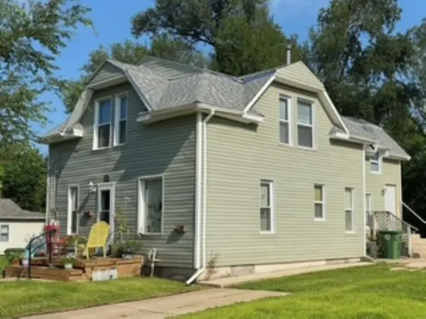 425 & 425 1/2 Webster ST, Waterloo, IA 50703