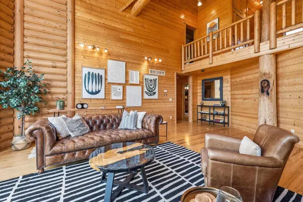 18134 Paradise Valley RD, Durango, IA 52039