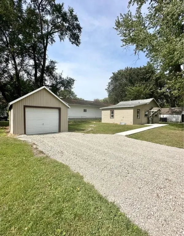 705 Pine ST, Laporte City, IA 50651