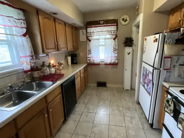 805 Main ST, Elgin, IA 52141