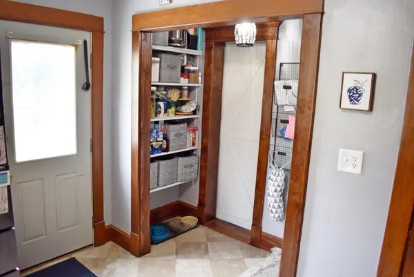106 E Vernon ST, Stacyville, IA 50476