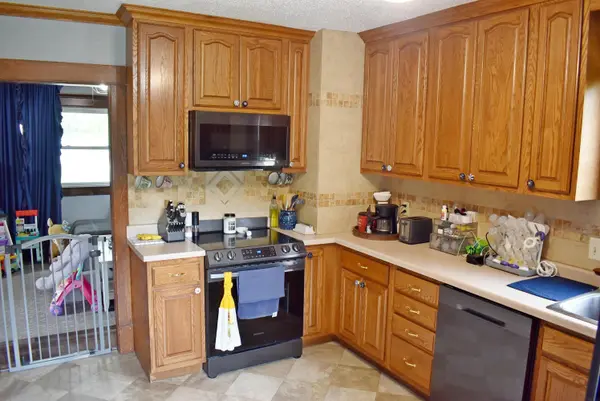 106 E Vernon ST, Stacyville, IA 50476