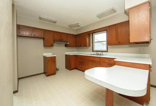2934 Pembroke AVE, Fredericksburg, IA 50630