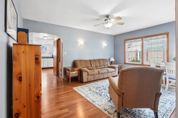 313 H AVE, Grundy Center, IA 50638