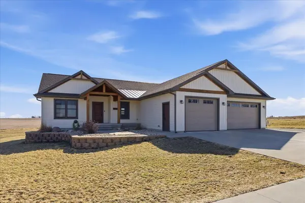 1202 Jon RD, Dunkerton, IA 50626
