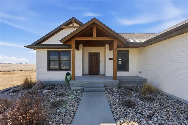 1202 Jon RD, Dunkerton, IA 50626