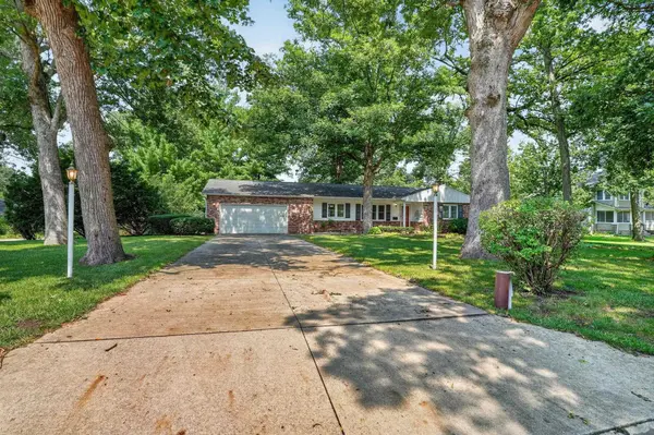 2004 Grand BLVD, Cedar Falls, IA 50613