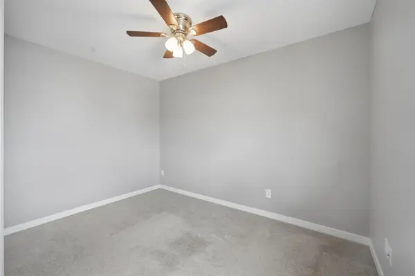 4232 S Mourning Dove DR, Waterloo, IA 50702