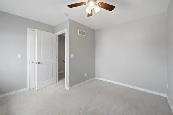 4232 S Mourning Dove DR, Waterloo, IA 50702
