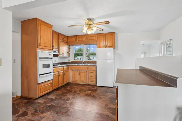 512 Maple ST, Washburn, IA 50702