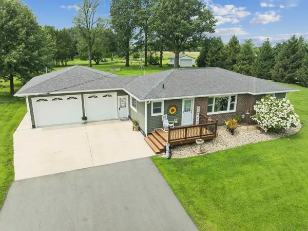 4043 R Avenue, Oelwein, IA 50662