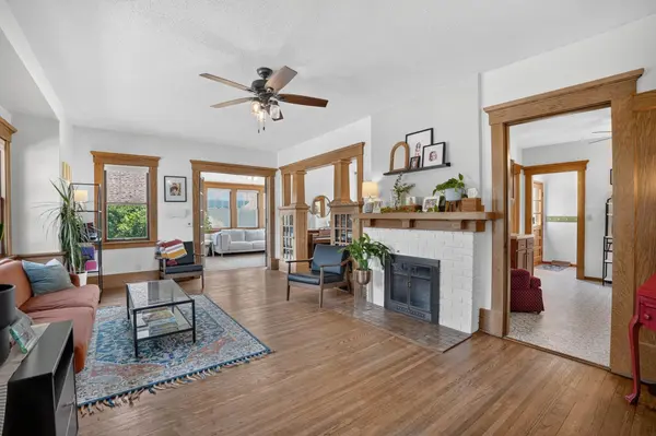 410 W 6th ST, Cedar Falls, IA 50613