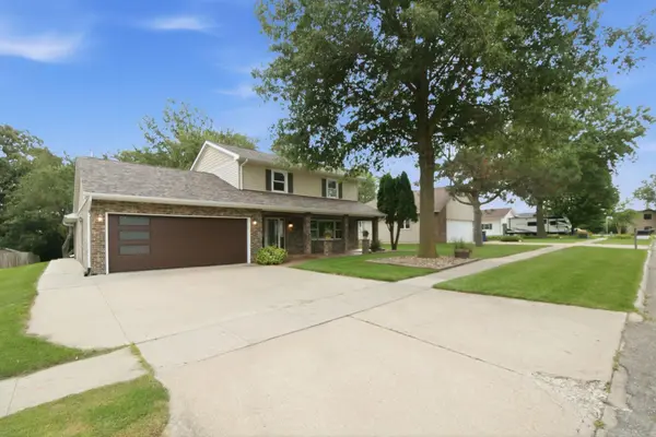 1417 Oakcrest DR, Waterloo, IA 50701