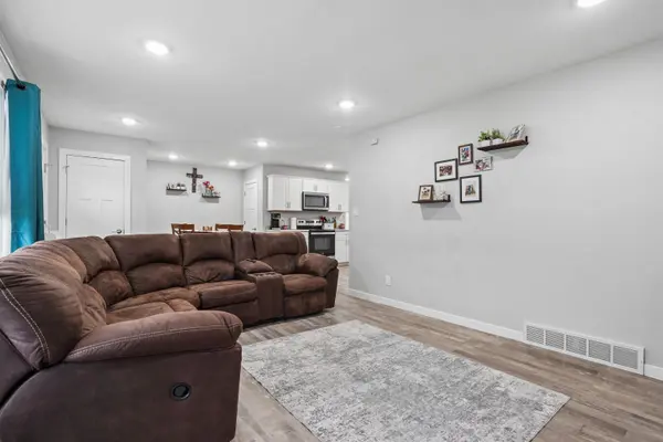 307 7th Ave SE, Oelwein, IA 50662