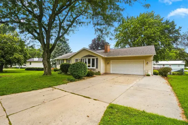 103 Rebecca RD, Hudson, IA 50643
