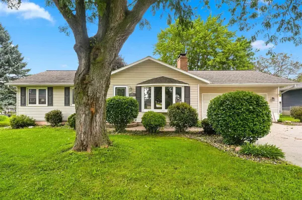 103 Rebecca RD, Hudson, IA 50643